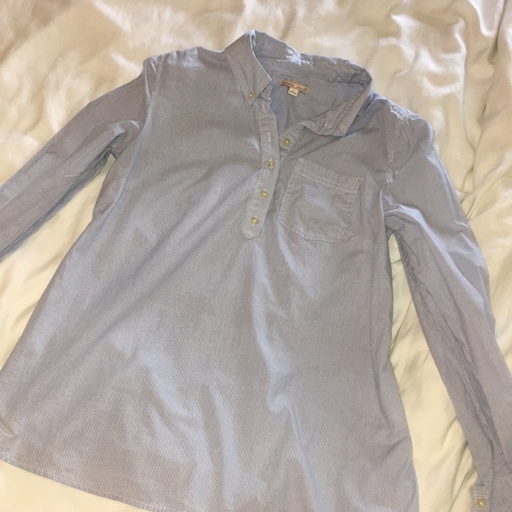Gap Maternity shirt